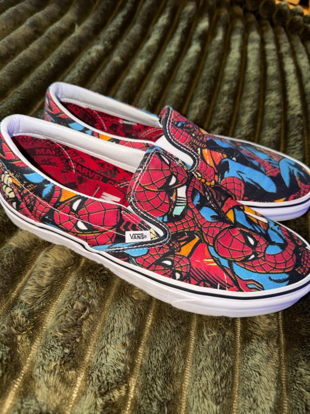 Vans Slip-On Sneakers — Spider-Man Comic Print Red, Blue & Black - Picture 2 of 3